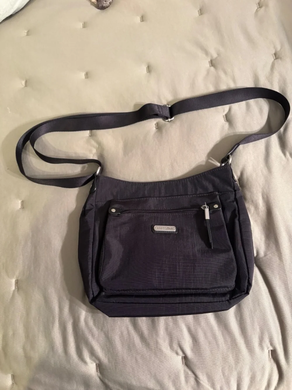Baggallini Crossbody - Picture 2 of 8